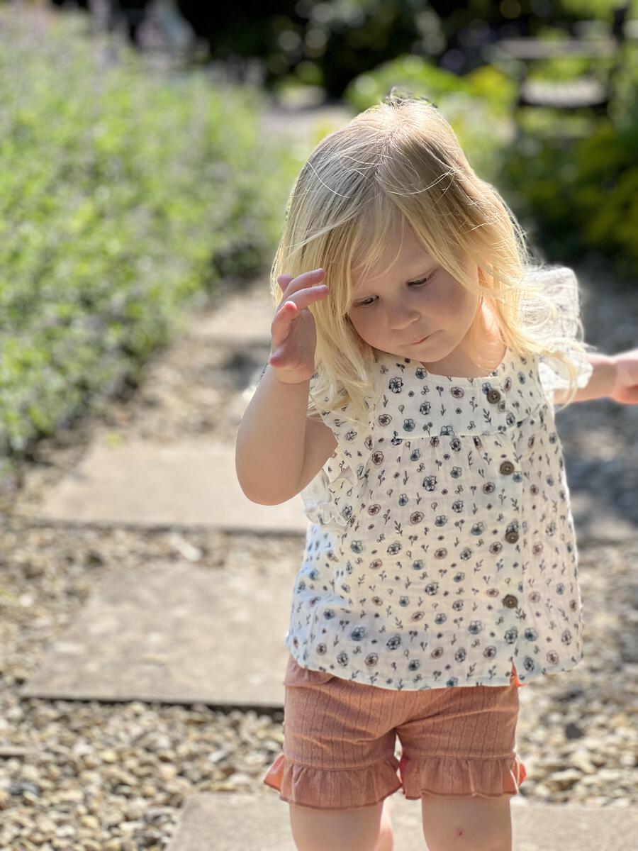 Isabella Top - White Flowers + Plants