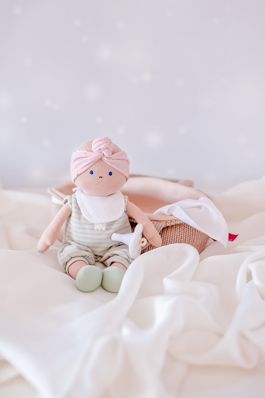 Organic Knit Carry Cot with Doll - Remi