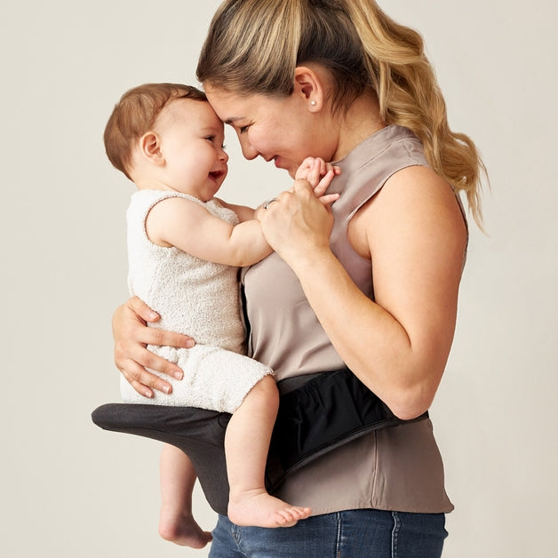 Hold and Fold Hip Seat Carrier