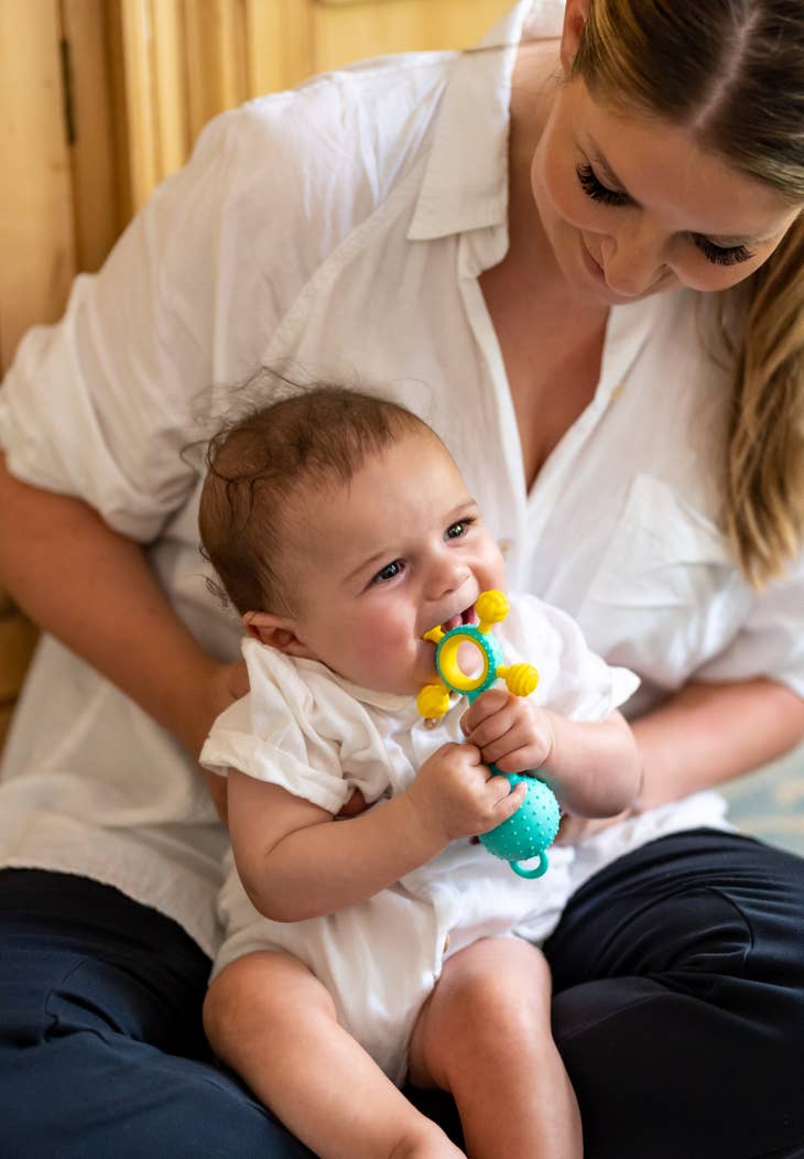 Gumlii - Sensory Teether + Rattle